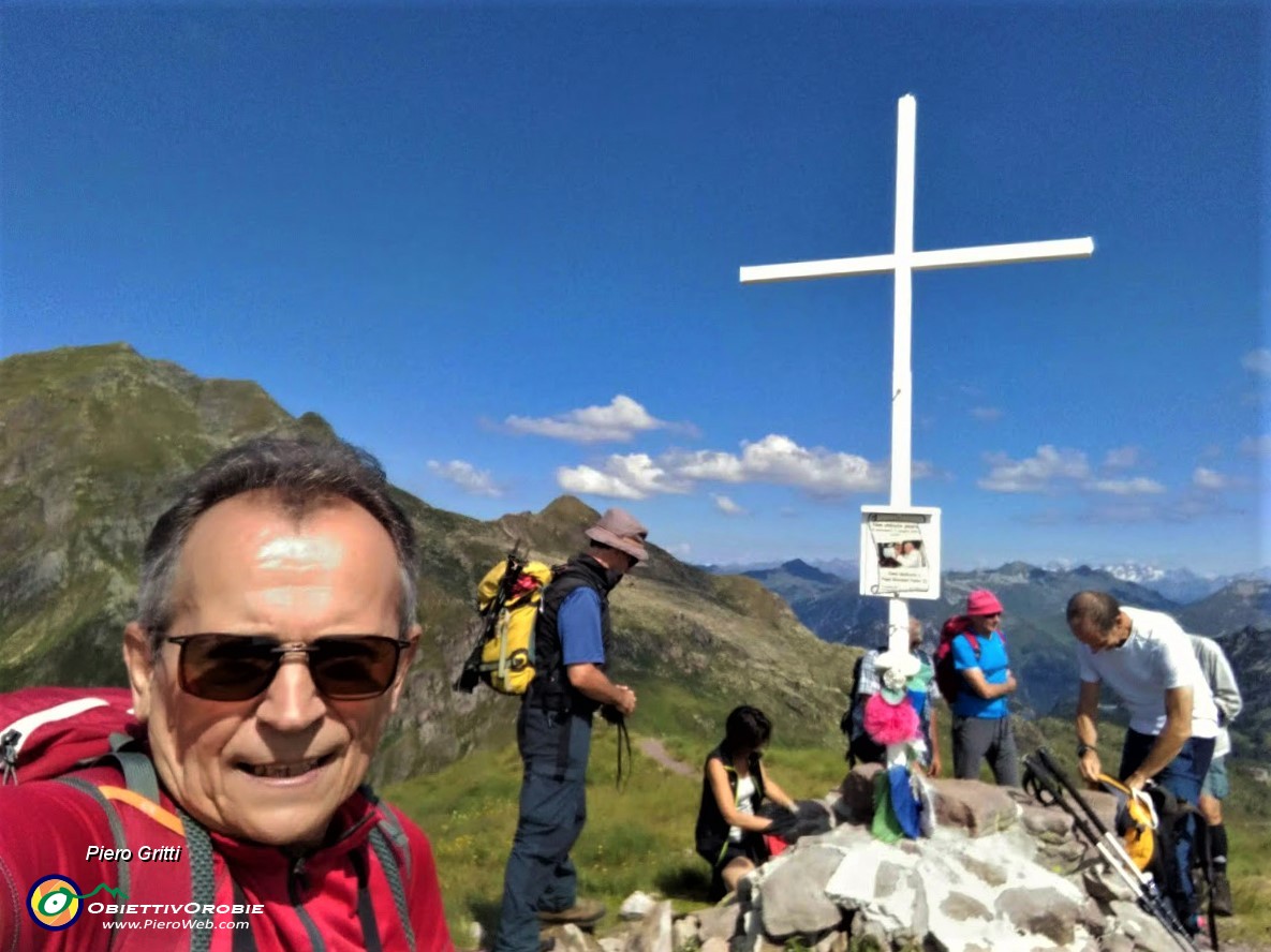 35 Alla croce di vetta della Cima di Mezzeno - Giovanni Paolo II (2230 m).jpg
